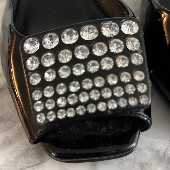Yelllow Box Black Shiny Rhinestone Slip On Shoes size 6 - Picture 2 of 12